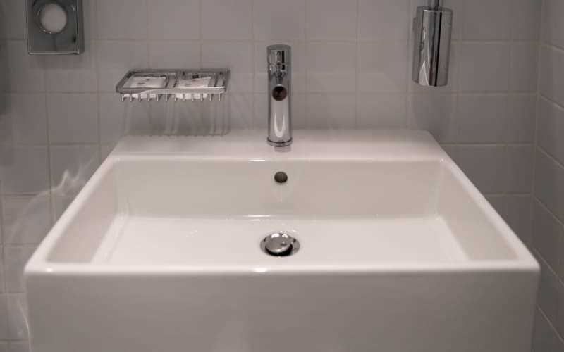 Как выбрать и установить элегантную и практичную раковину в вашей ванной комнате